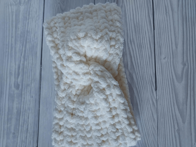 Cream Crochet Ear Warmer, Earwarmers, Crochet Headband, Knit Headband, Child Earwarmer Size 1-3Yrs 