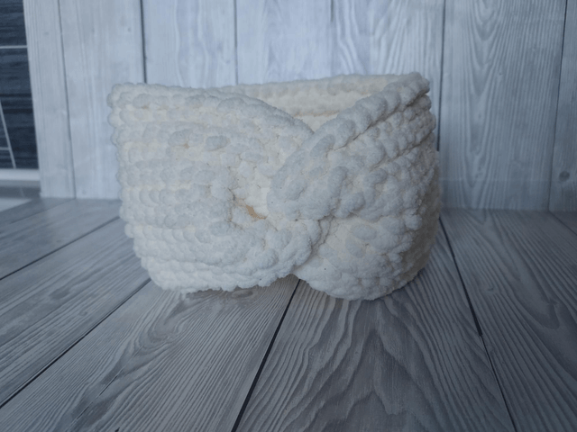 Cream Crochet Ear Warmer, Earwarmers, Crochet Headband, Knit Headband, Child Earwarmer Size 1-3Yrs 
